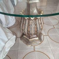 Tavolino in vetro con piede dorato