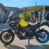 Suzuki V-Strom 650 - Solo 8.500 km (full optional)