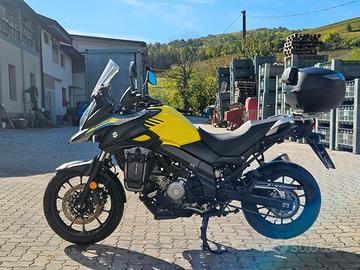 Suzuki V-Strom 650 - Solo 8.500 km (full optional)