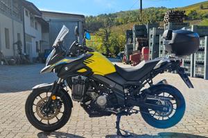 Suzuki V-Strom 650 - Solo 8.500 km (full optional)