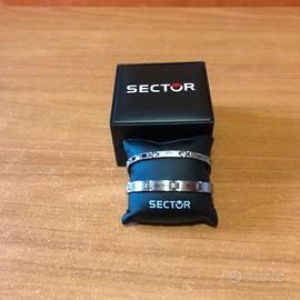 Coppia di bracciali in acciaio di cui uno Sector
