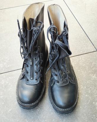 Anfibi Valmont n.39 con lacci zip