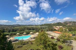 Villa di 800 m² con più di 5 locali e box auto a G