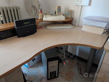 scrivania da ufficio da mobiliere