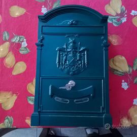 cassetta postale in stile antico