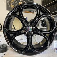 Cerchi Alfa Romeo raggio 18 NUOVI cod.28924
