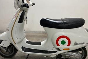 Vespa Piaggio modello ET4 125