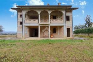 CASA INDIPENDENTE A ATRI