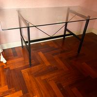 Tavoli cristallo temperato base metallo