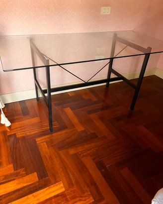 Tavoli cristallo temperato base metallo