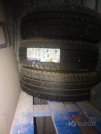 copertoni michelin 195/70-r15 mai montati
