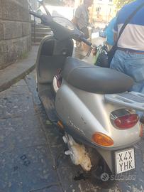 Vespa et4 125