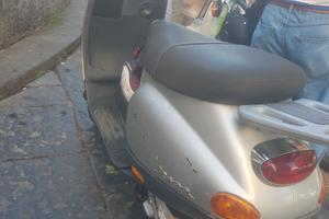 Vespa et4 125