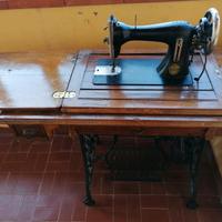 Macchina da cucire antica