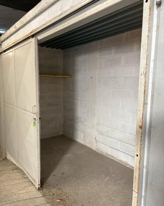 Posto moto via Martiri della Deportazione 49