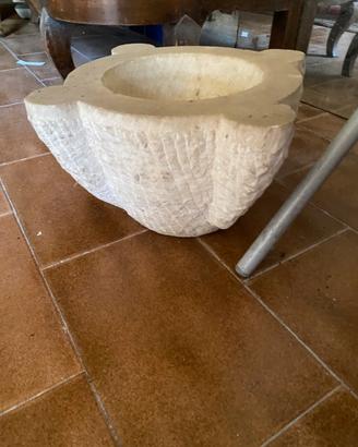 Mortaio  in pietra di carrara