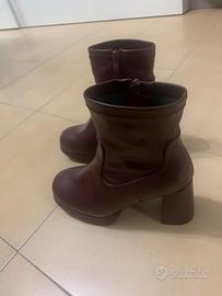 Stivaletti con tacco largo