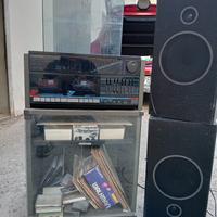 Stereo audiocassette e giradischi con casse