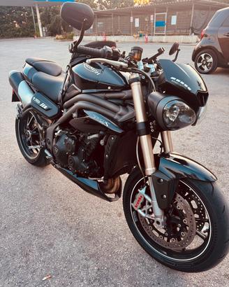 Triumph speed triple 1050 s