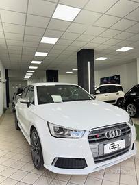 Audi A1 S1 2.0 TFSI quattro