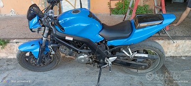 Moto Suzuki SV 650