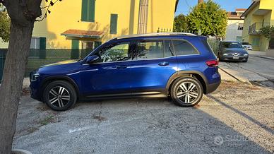 Mercedes GLB