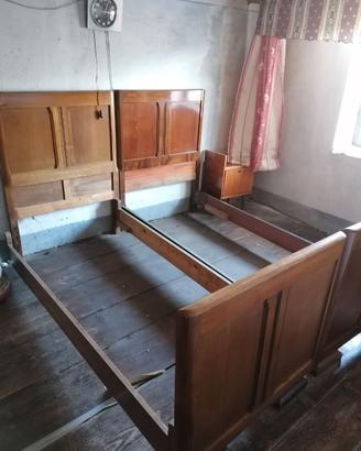 Coppia letti singoli in castagno anni 50