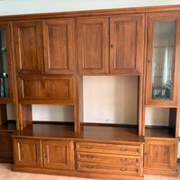 Mobile soggiorno in legno con vetrine