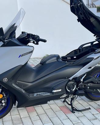 Tmax icon grey