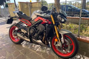 Triumph street triple 765 rx