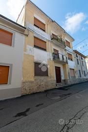 2 LOCALI A MIRABELLO MONFERRATO