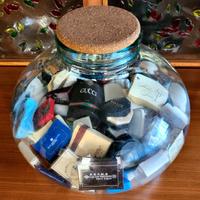 Grande Boccia di vetro con 160 Saponette mignon