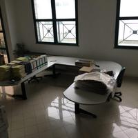 Tavolo ufficio Castelli