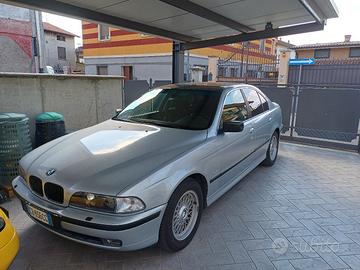 BMW E39 528i 1996