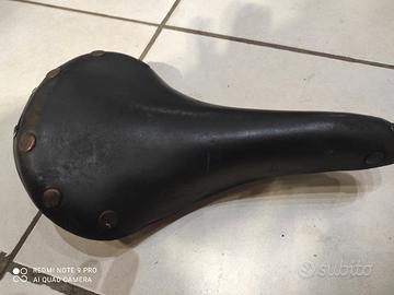 sella Brooks Professional