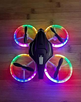 Mini Drone Giocattolo con Luci Led e 2 batterie
