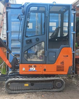Miniescavatore Hitachi ZX19 anno 2021 – 85 ore