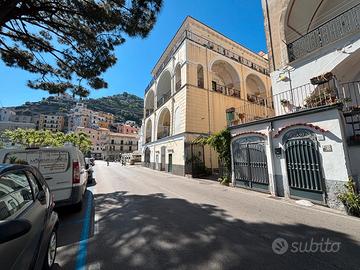 Il Fascino di Minori dall'Alto - Tra Mare e Storia