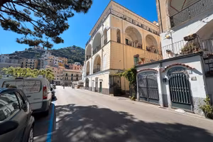 Il Fascino di Minori dall'Alto - Tra Mare e Storia