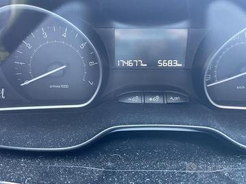 Peugeot 208 Pure Tech 82 5P Active