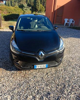 Renault Clio moschino zen 1500cc turbo diesel