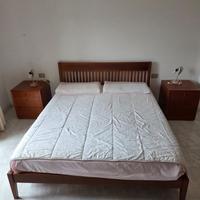 Camera da letto matrimoniale, comodini, cassettier