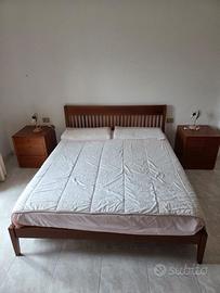 Camera da letto matrimoniale, comodini, cassettier