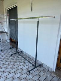 Stand Professionale Abbigliamento