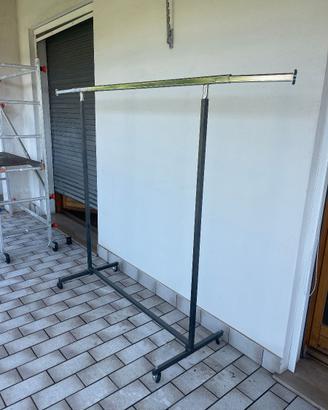 Stand Professionale Abbigliamento