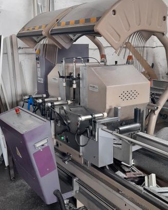 attrezzatura produzione infissi 