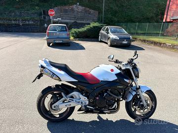 Suzuki GSR 600 2008