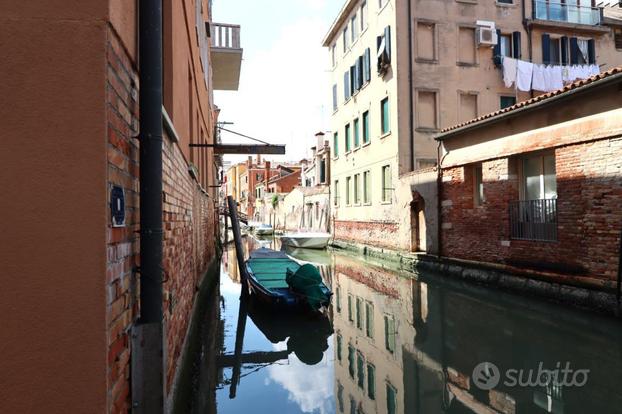 3 LOCALI A VENEZIA