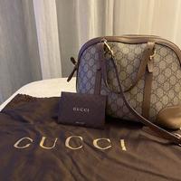 Borsa Gucci Bauletto GG Supreme con tracolla