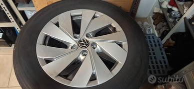 Cerchi in lega e gomme 215/65 R17